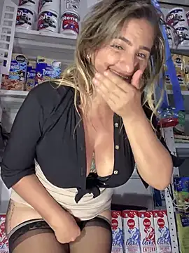 sammyqueenx21 online show from February 2025 10:39:01 PM