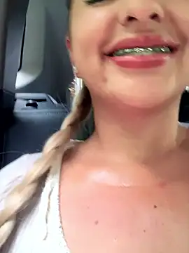 sammyqueenx21 online show from March 2025 06:20:02 PM