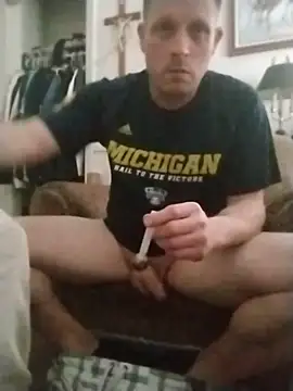 curiouscock38 online show from March 2025 05:09:01 PM