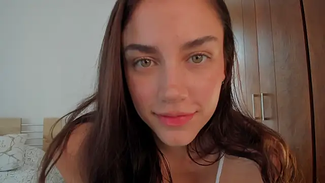 Snapshot of GrettaBenett chatting on December 2024 05:52:01 PM GrettaBenett online show from December 2024 05:52:01 PM