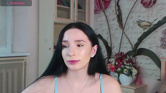 Snapshot of AliciaBow chatting on February 2025 05:04:02 PM AliciaBow online show from February 2025 05:04:02 PM