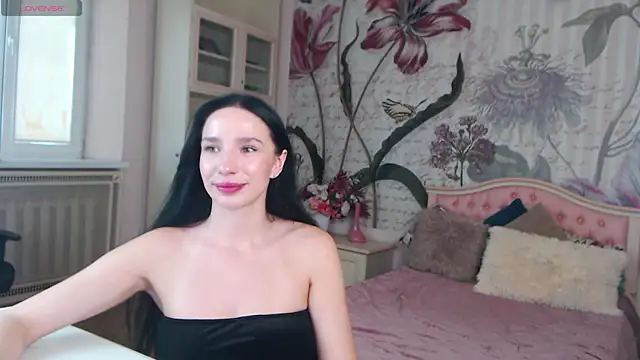 Snapshot of AliciaBow chatting on September 2025 02:18:01 PM AliciaBow online show from September 2025 02:18:01 PM