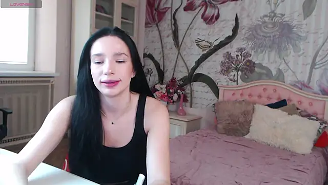 Snapshot of AliciaBow chatting on September 2025 01:03:01 PM AliciaBow online show from September 2025 01:03:01 PM