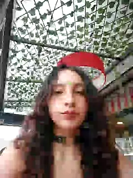 Snapshot of _Laary chatting on December 2024 07:40:02 PM Laary online show from December 2024 07:40:02 PM