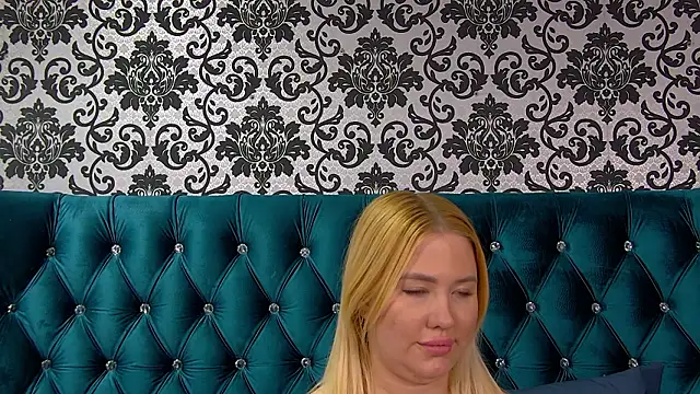 LunaHouston online show from February 2026 04:07:01 AM