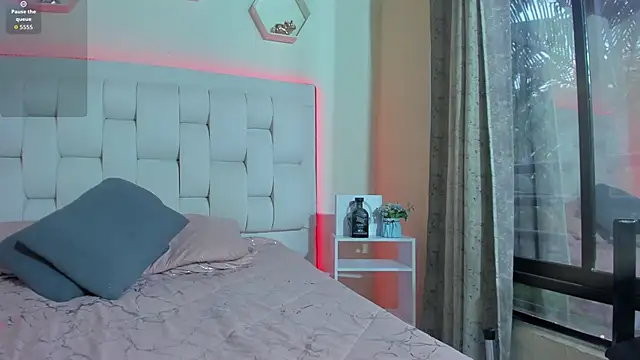 shanakendall online show from December 2025 02:34:01 PM