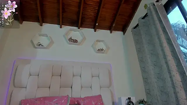 shanakendall online show from February 2026 04:36:01 PM