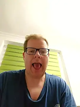 Snapshot of AnnualSunrise chatting on December 2024 08:42:01 PM AnnualSunrise online show from December 2024 08:42:01 PM