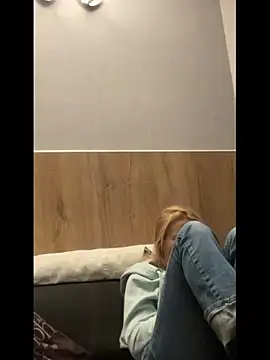 Snapshot of AnnualSunrise chatting on November 2025 07:26:01 PM AnnualSunrise online show from November 2025 07:26:01 PM