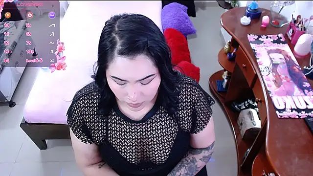 lufek23 online show from December 2024 02:53:01 PM