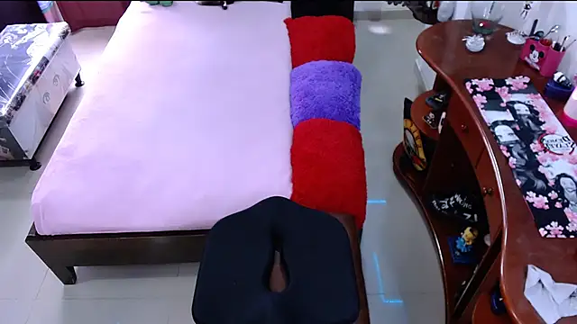 lufek23 online show from February 2025 08:16:01 PM