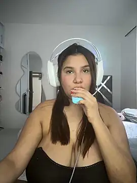 ValleryParker online show from November 2025 09:28:01 PM