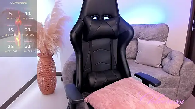 chloerossi online show from April 2026 07:07:01 PM