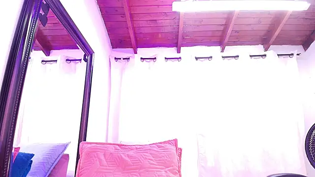 Snapshot of danna_berlin_ chatting on January 2025 07:22:01 PM danna berlin online show from January 2025 07:22:01 PM