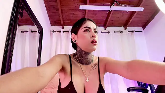 Snapshot of danna_berlin_ chatting on March 2025 07:22:01 PM danna berlin online show from March 2025 07:22:01 PM