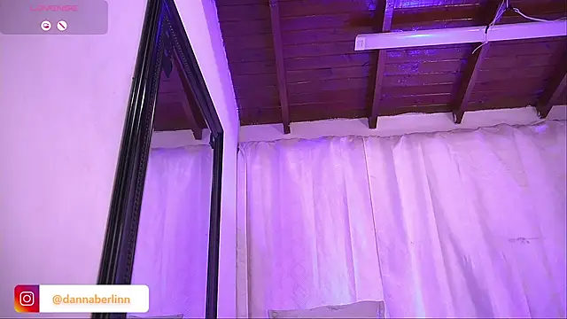 Snapshot of danna_berlin_ chatting on September 2025 07:25:02 PM danna berlin online show from September 2025 07:25:02 PM