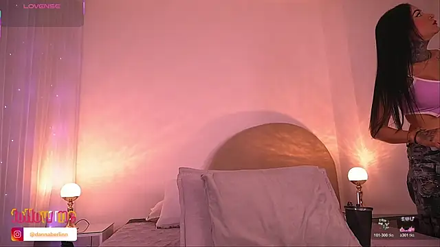 Snapshot of danna_berlin_ chatting on November 2025 07:24:02 PM danna berlin online show from November 2025 07:24:02 PM