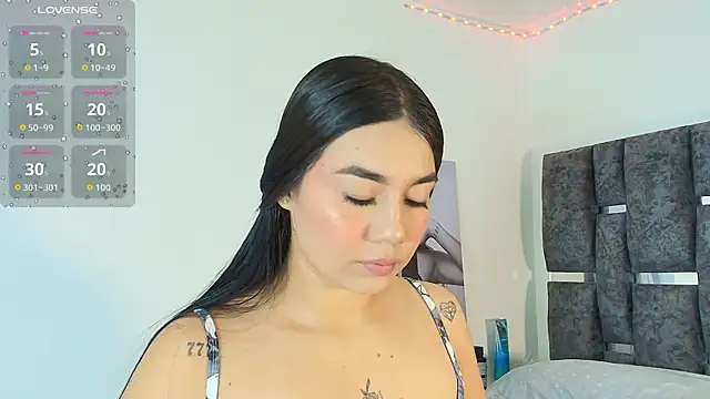 Snapshot of Natasharuso chatting on December 2025 01:38:01 PM Natasharuso online show from December 2025 01:38:01 PM