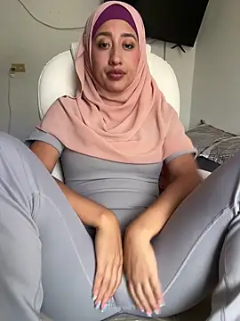 adila anich online show from September 2025 08:31:01 PM