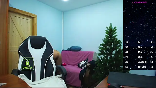 Snapshot of diamondjune chatting on December 2024 01:21:01 AM diamondjune online show from December 2024 01:21:01 AM