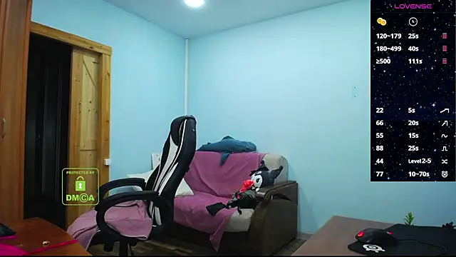 Snapshot of diamondjune chatting on March 2025 06:00:02 AM diamondjune online show from March 2025 06:00:02 AM