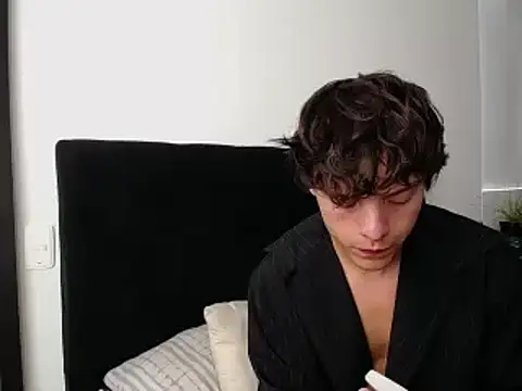 Santiago kiler online show from December 2024 05:34:01 PM