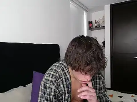 Santiago kiler online show from February 2025 09:42:02 PM