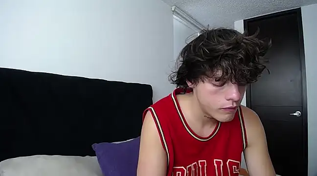 Santiago kiler online show from February 2025 06:31:01 PM