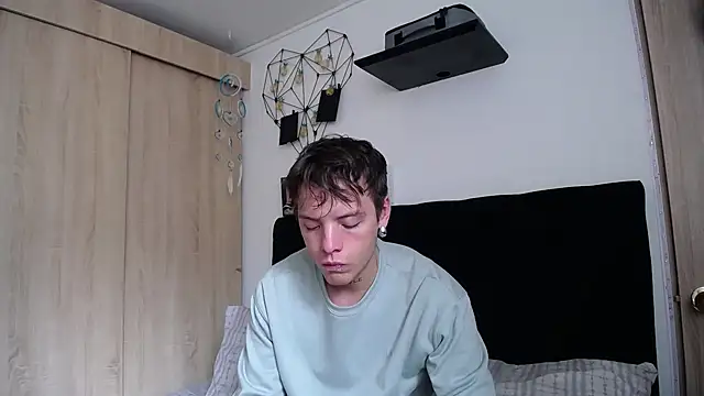 Santiago kiler online show from October 2025 04:19:01 PM