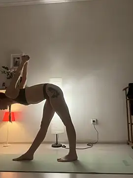 LeyaJohnson online show from January 2025 06:07:01 PM