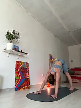 LeyaJohnson online show from June 2026 12:36:02 PM