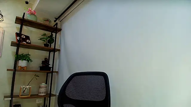 Sassy--Girl online show from February 2026 06:30:01 PM