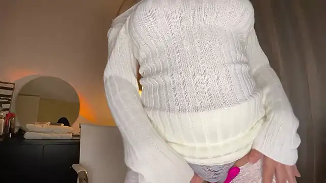 xSelena online show from January 2025 05:31:01 AM