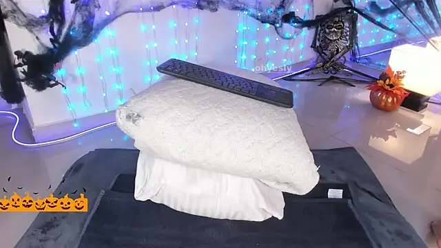 ohyesly  online show from October 2025 10:58:01 PM