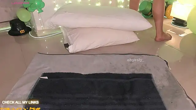 ohyesly  online show from March 2026 10:11:01 AM