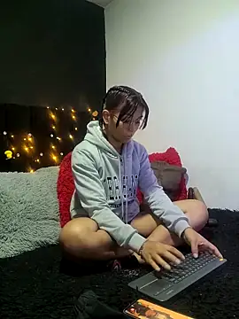 Snapshot of Sofynix chatting on March 2025 03:44:02 AM Sofynix online show from March 2025 03:44:02 AM