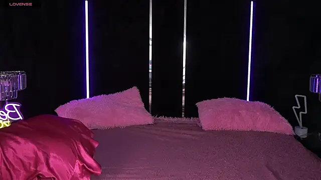 Daphne Moss online show from February 2025 01:55:01 PM