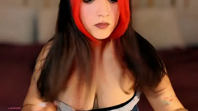 Daphne Moss online show from April 2026 12:58:02 PM