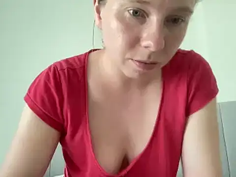 SweetLucy96 online show from June 2026 09:00:02 AM