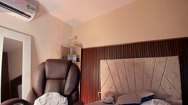  Niah  online show from September 2025 08:42:01 PM