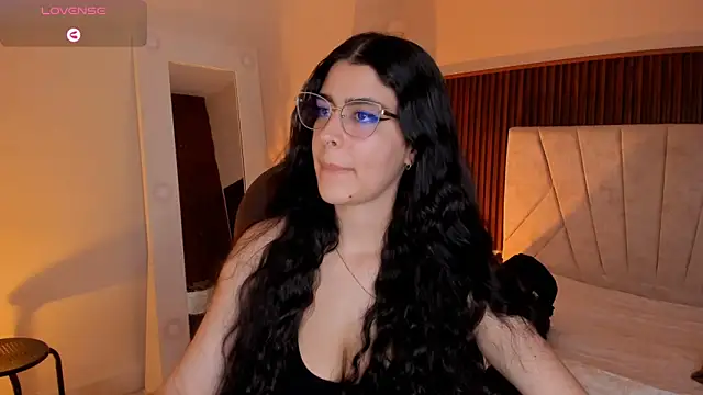 Snapshot of _Niah_ chatting on February 2026 08:57:02 PM Niah online show from February 2026 08:57:02 PM