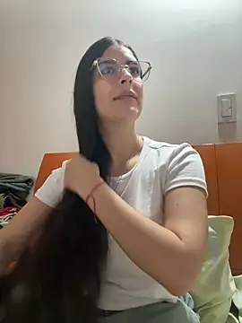 Snapshot of _Niah_ chatting on February 2026 01:40:02 AM Niah online show from February 2026 01:40:02 AM