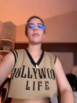 Snapshot of _Niah_ chatting on March 2026 09:06:01 PM Niah online show from March 2026 09:06:01 PM