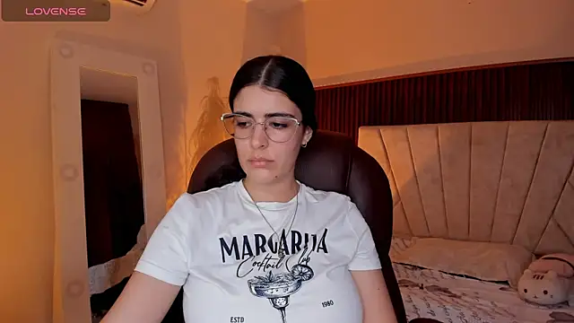 Snapshot of _Niah_ chatting on March 2026 08:37:01 PM Niah online show from March 2026 08:37:01 PM