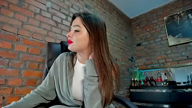 Snapshot of MistressMilana chatting on June 2026 05:14:01 PM MistressMilana online show from June 2026 05:14:01 PM