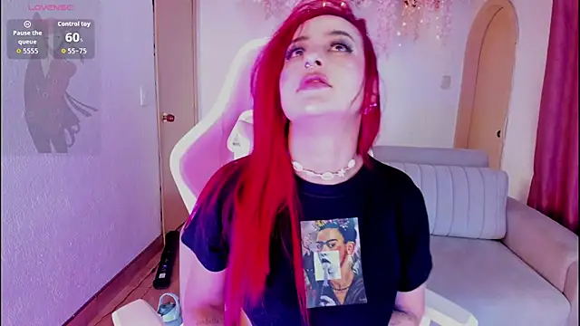 Mia-Bloom online show from October 2025 02:53:01 AM