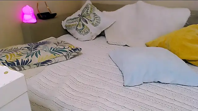 Snapshot of OLIVIA_CANDY chatting on September 2025 05:19:02 AM OLIVIA CANDY online show from September 2025 05:19:02 AM