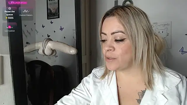 LIila28six online show from January 2025 11:47:01 PM