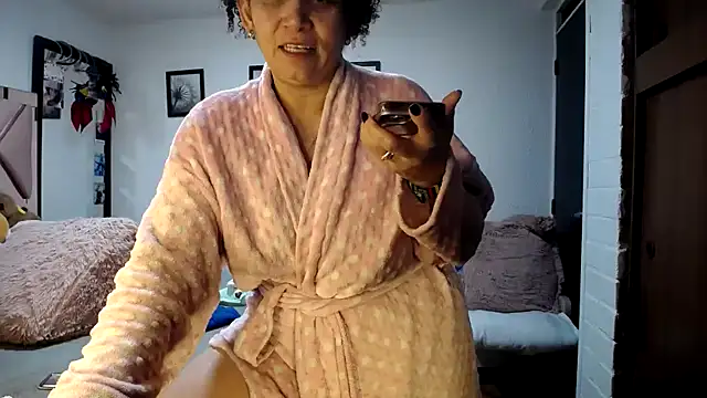 Snapshot of maturehoxx chatting on January 2025 12:22:02 AM maturehoxx online show from January 2025 12:22:02 AM