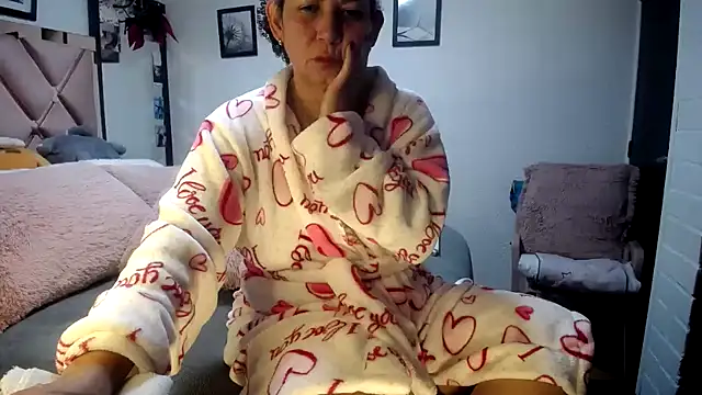 Snapshot of maturehoxx chatting on March 2025 09:24:02 AM maturehoxx online show from March 2025 09:24:02 AM